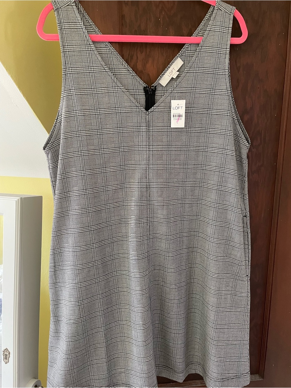 LOFT Black and White Glen Plaid V-Neck Shift Dress NWT